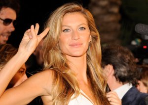 How Much Does Gisele Bundchen Weigh