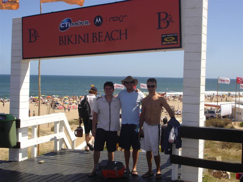 Bikini Beach, Punta Del Este: Entrance